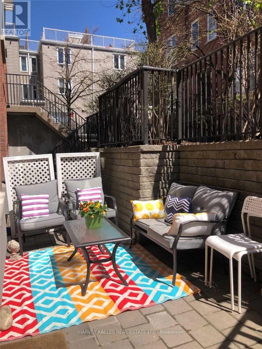#220 28 DOURO STREET - 28