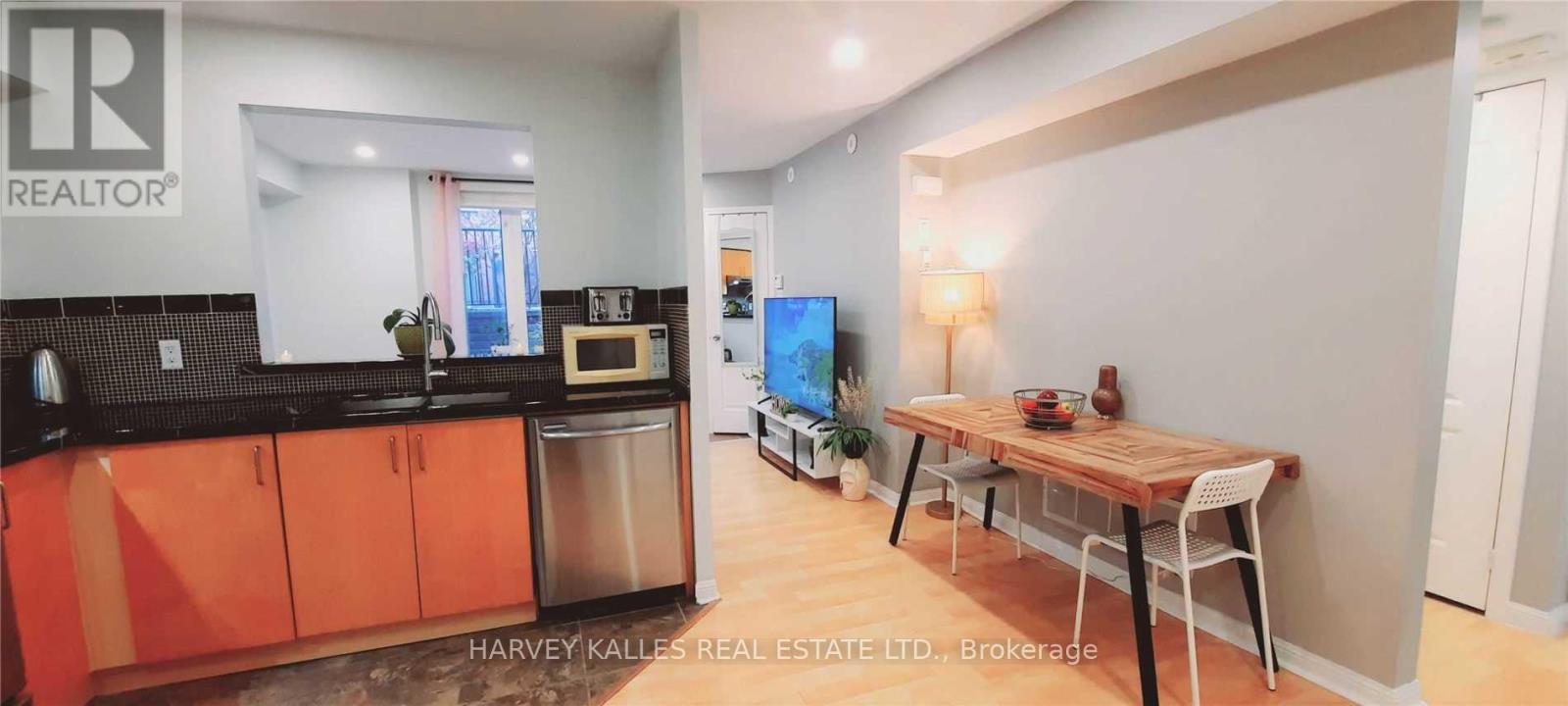 #220 28 DOURO STREET - 9
