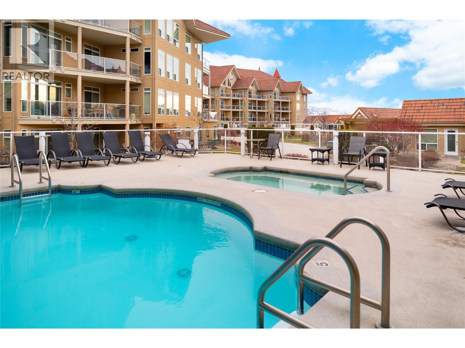 427 1088 Sunset Drive, Kelowna