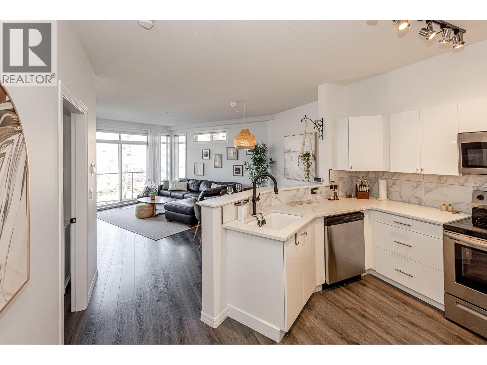 427 1088 Sunset Drive, Kelowna