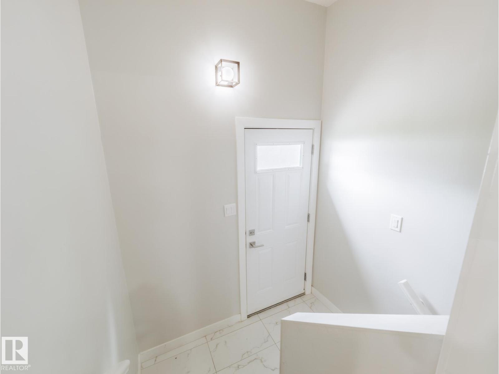 15011 59 ST NW - 43