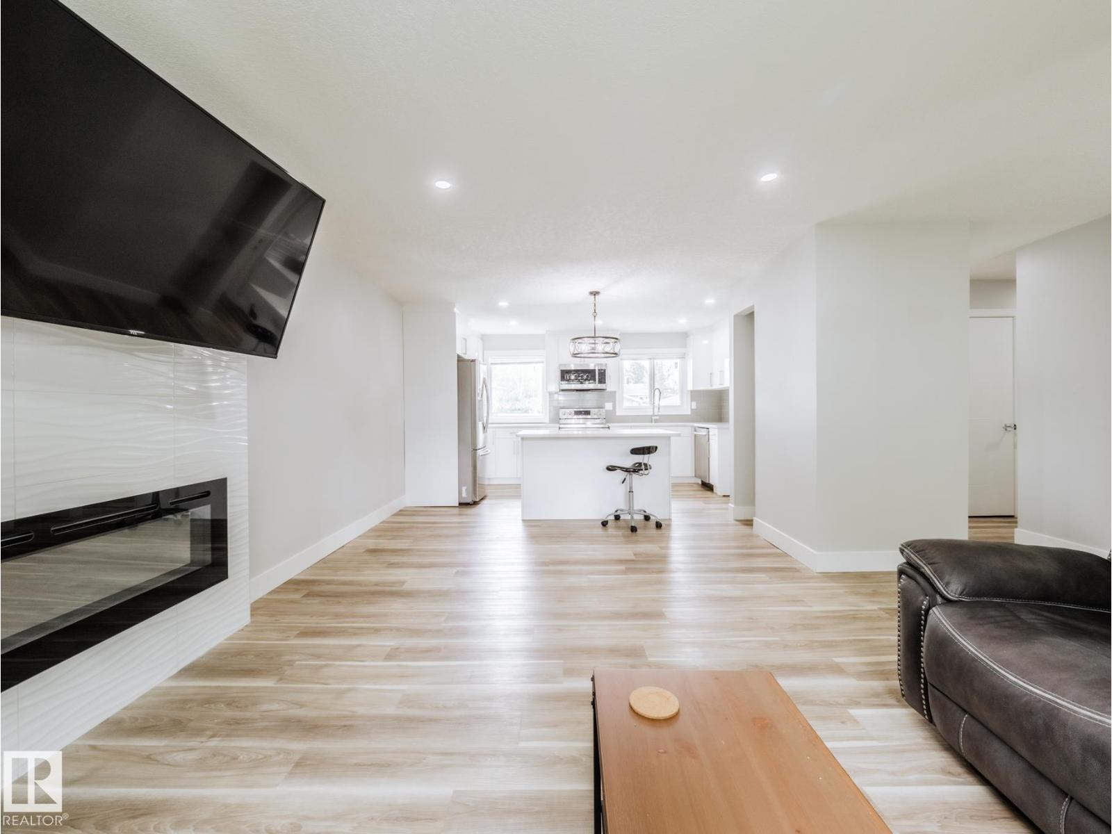 15011 59 ST NW - 8