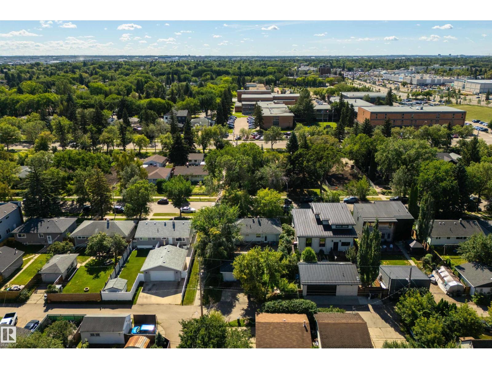 7950 91 AV NW - 12