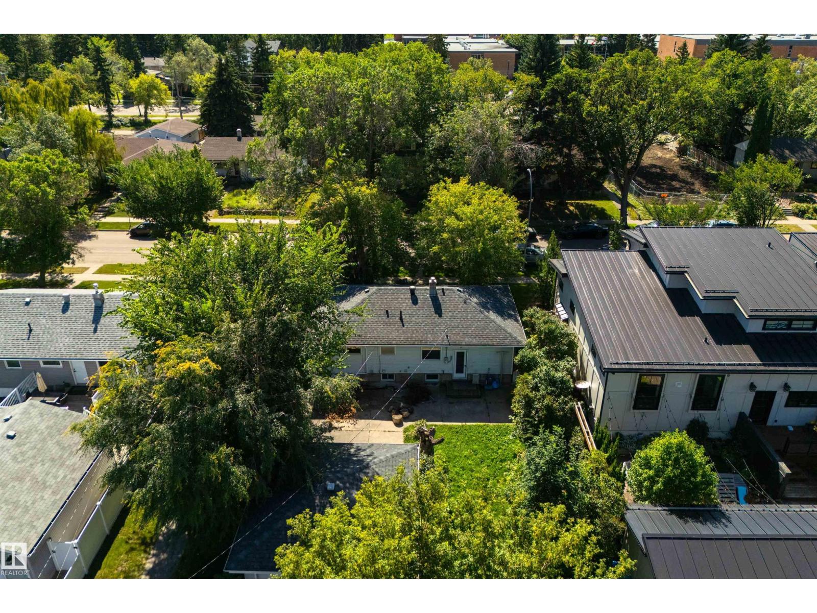 7950 91 AV NW - 14