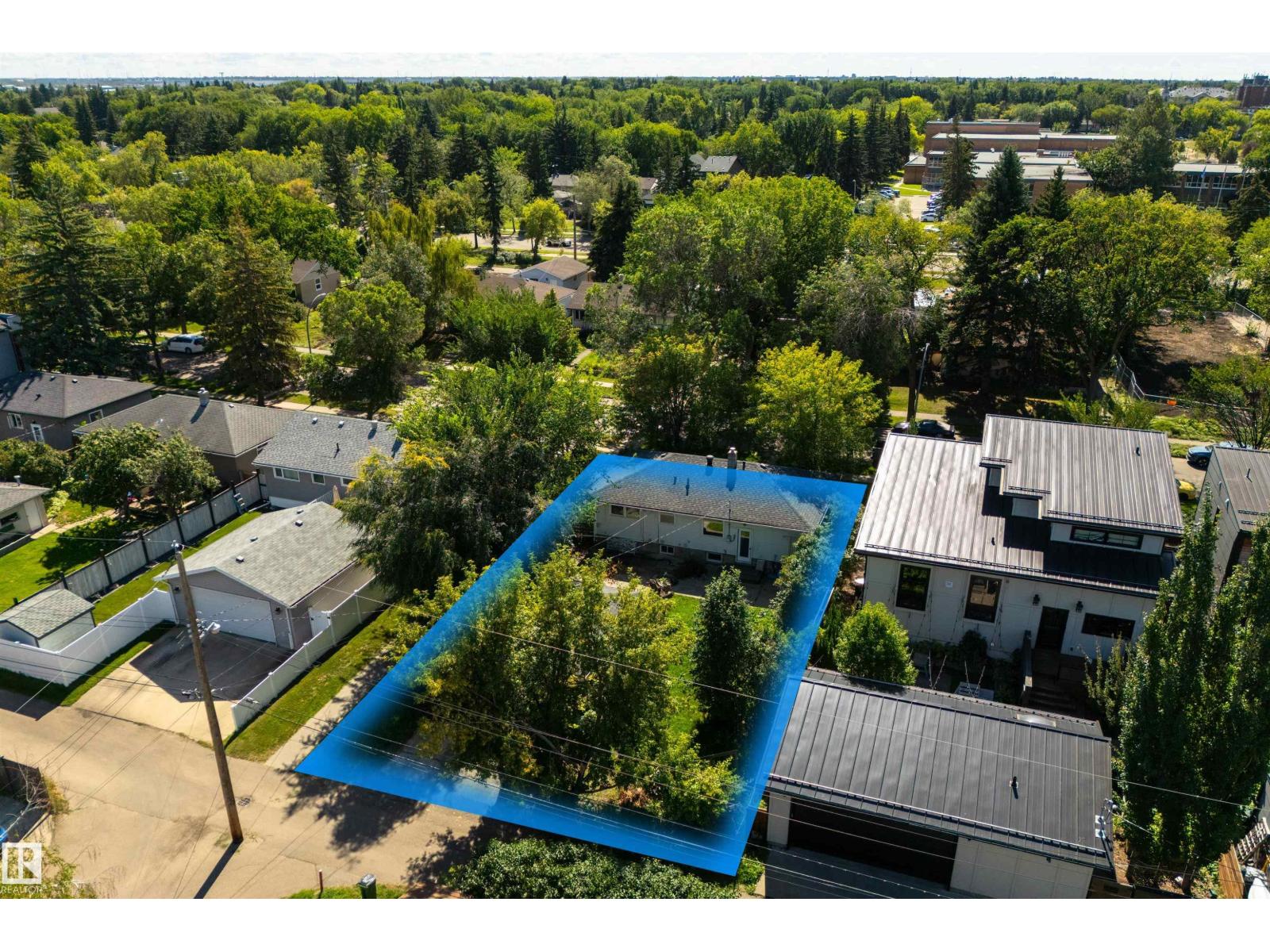 7950 91 AV NW - 2