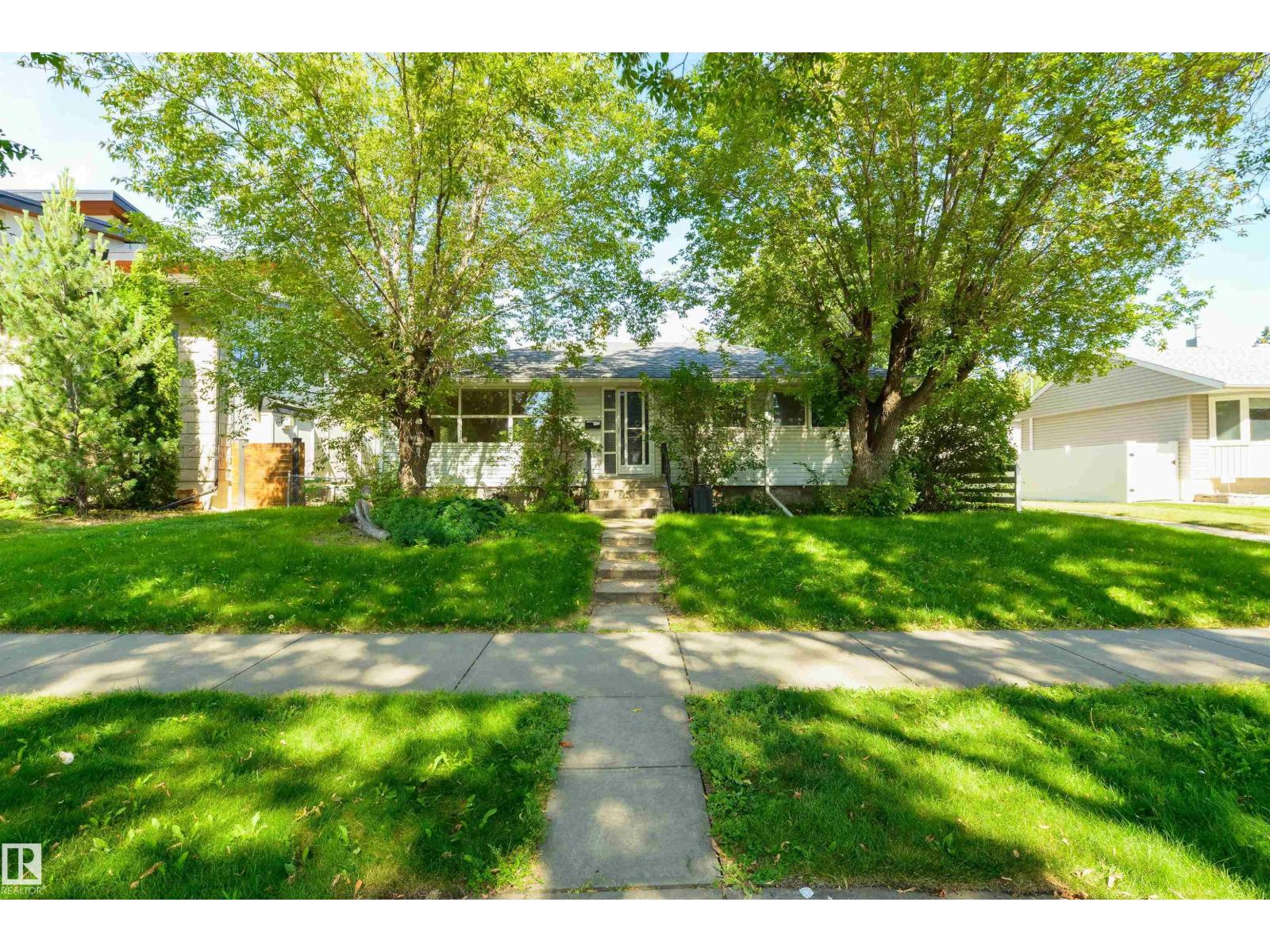 7950 91 AV NW - 4