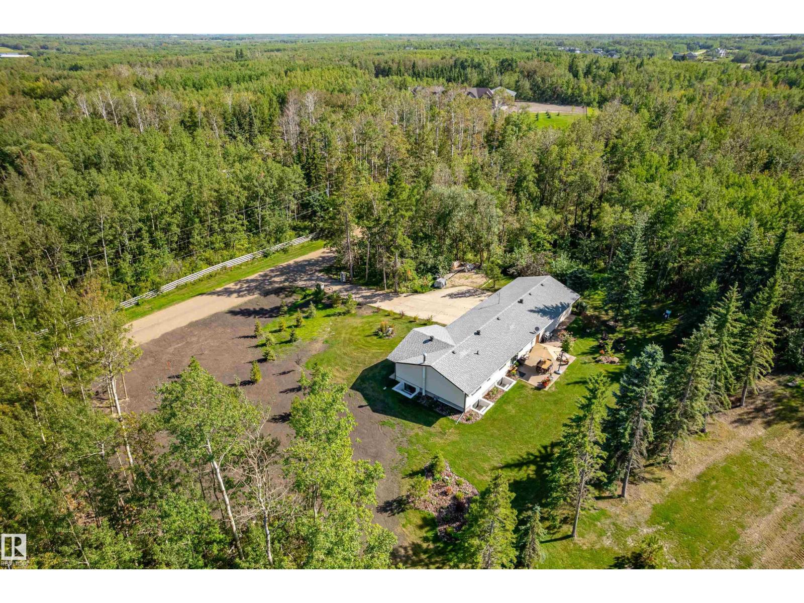 #62 52145 RGE ROAD 225 - 50