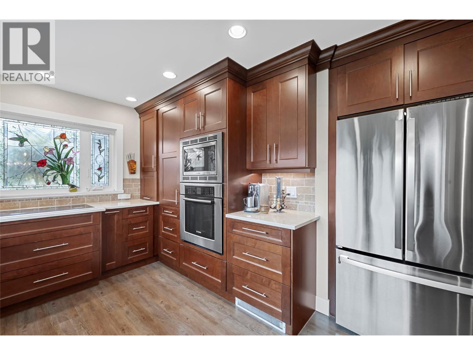  2880 Chalet Drive, Blind Bay
