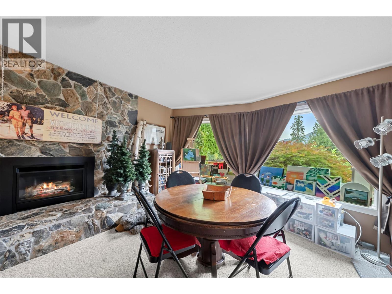  2880 Chalet Drive, Blind Bay
