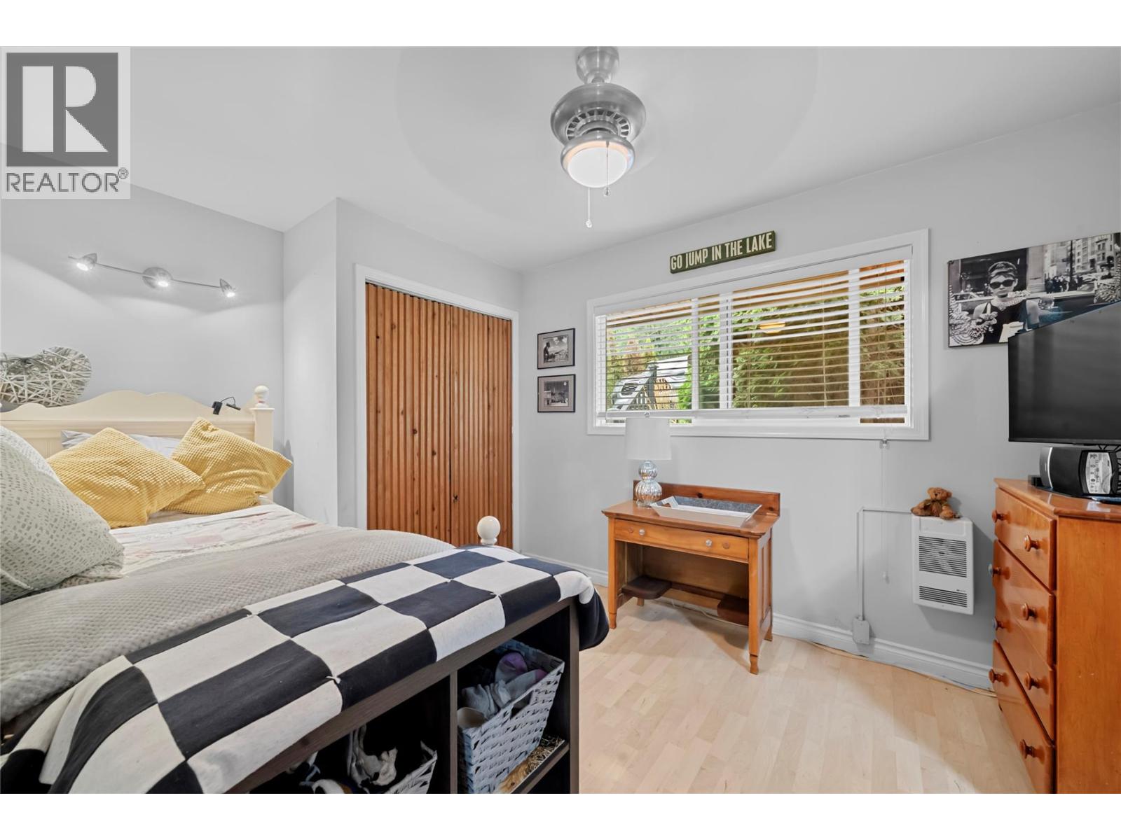 2880 Chalet Drive - 37
