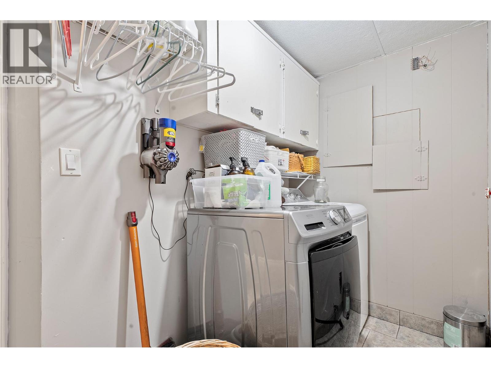  2880 Chalet Drive, Blind Bay