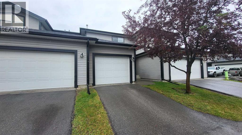 #23 102 Canoe Square SW - 3