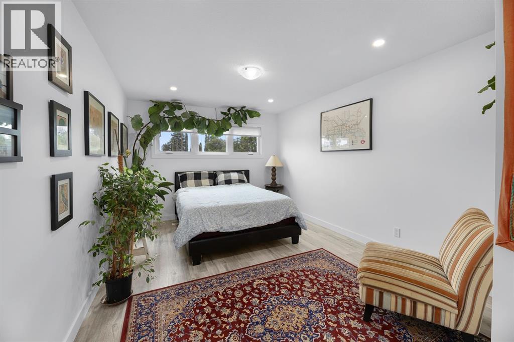 5721 51 Avenue - 13
