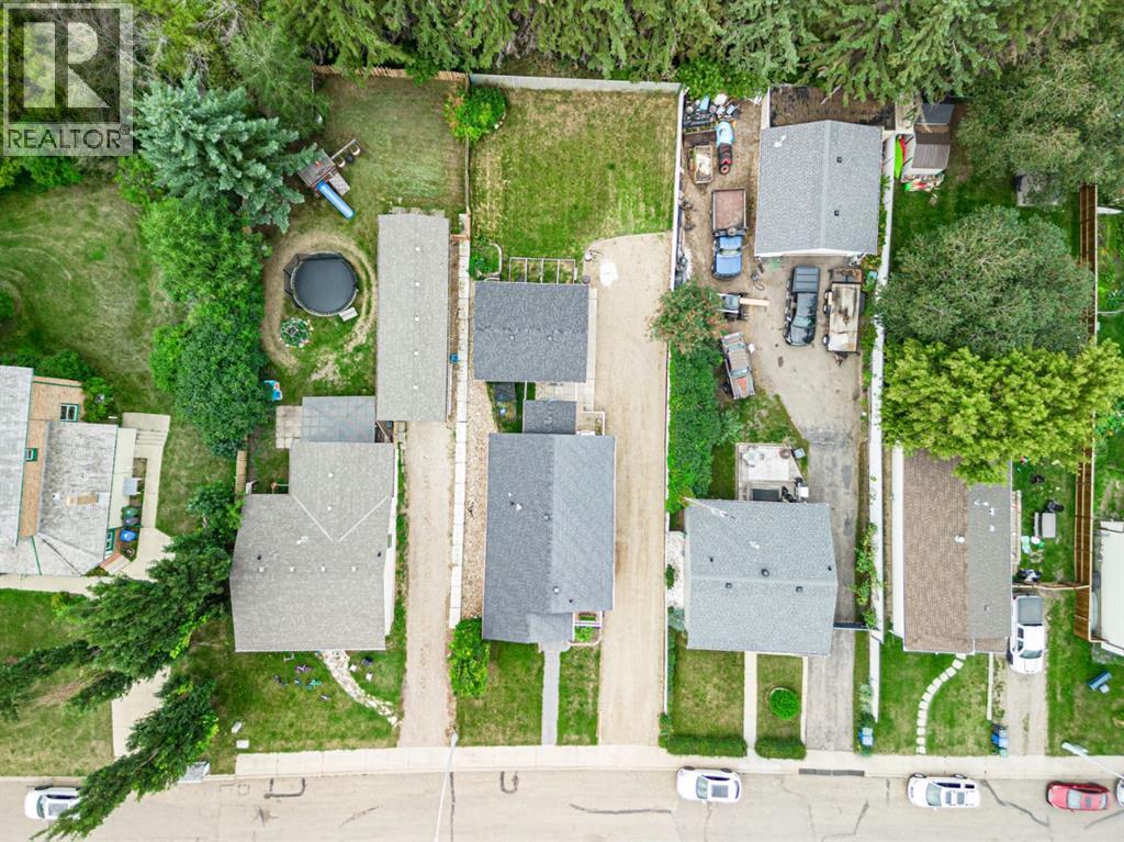 Listing photo – 5721 51 Avenue, Innisfail