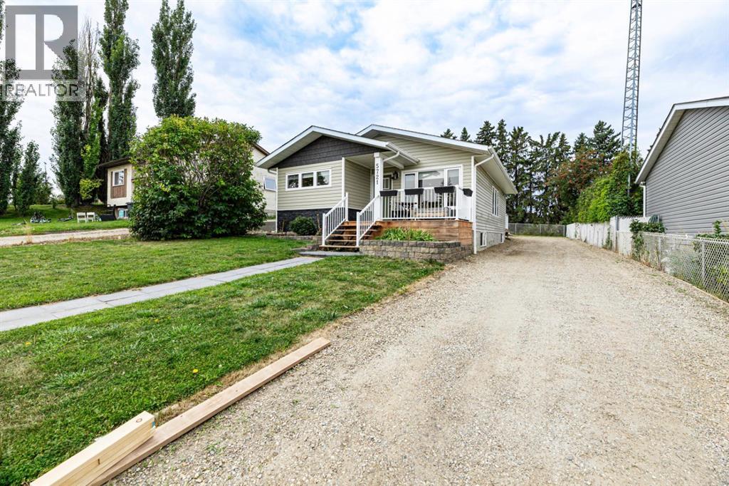 Listing photo – 5721 51 Avenue, Innisfail