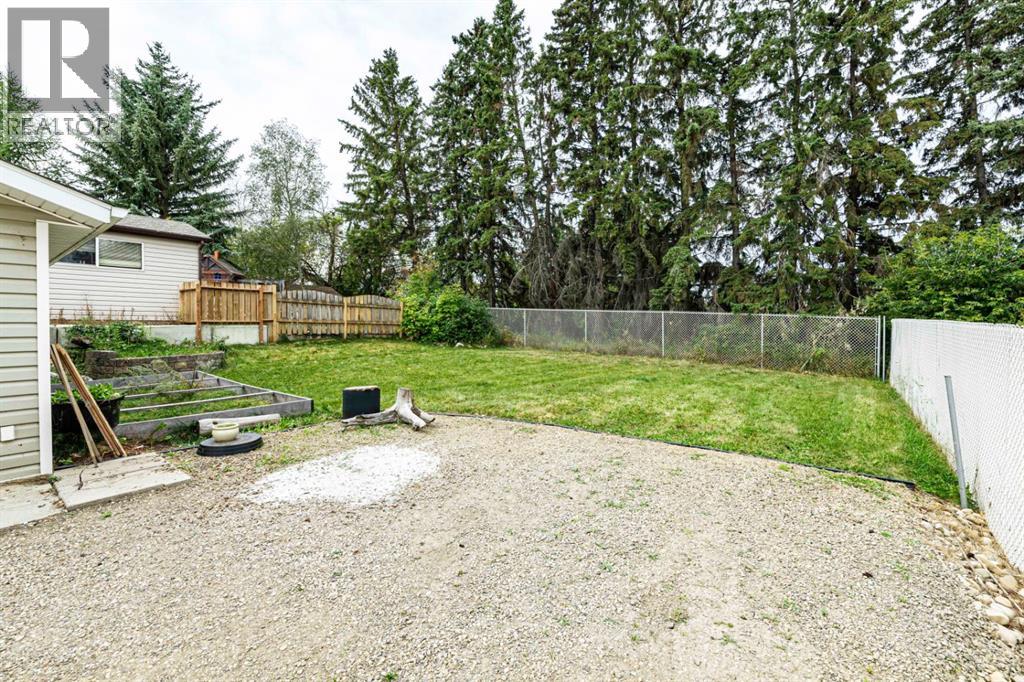 Listing photo – 5721 51 Avenue, Innisfail
