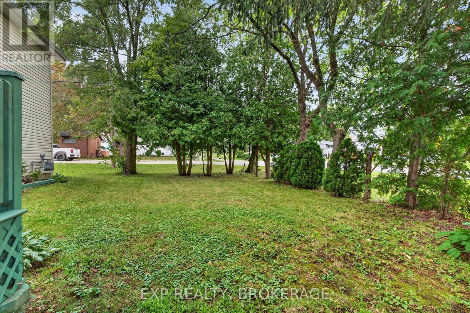 295 VICTORIA AVENUE - 29