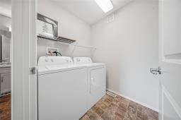 421 Bridge Lake Drive, Winnipeg, MB R3Y0S3 Photo 30