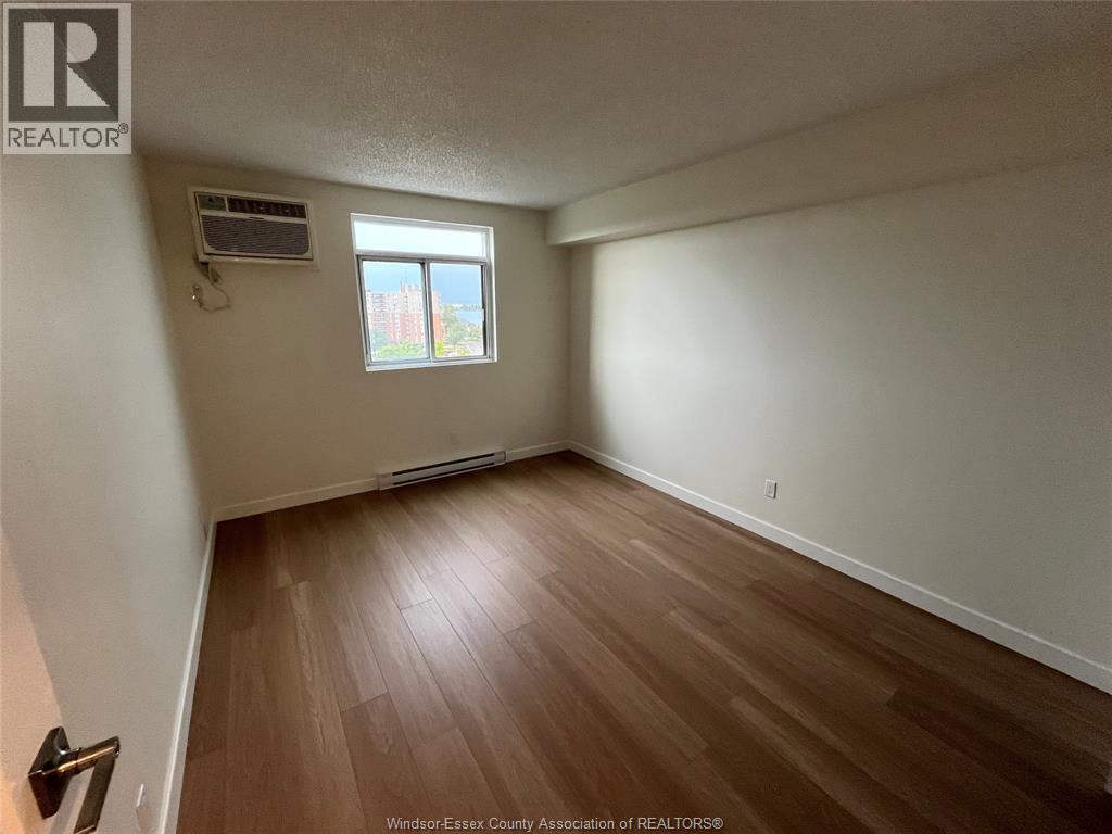 #906W 9099 RIVERSIDE DRIVE East - 13