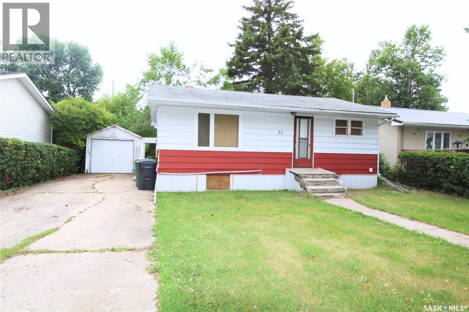 92 Irwin AVENUE, Yorkton — photo 1