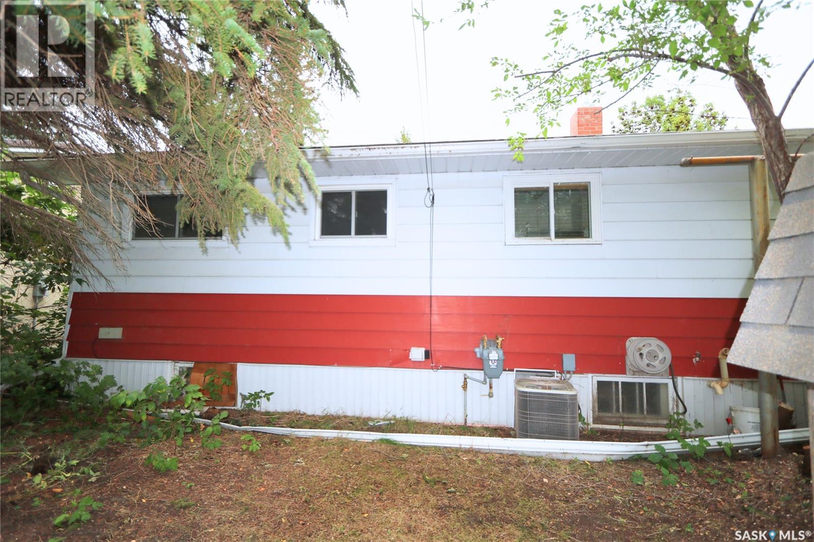 92 Irwin AVENUE, Yorkton — photo 2