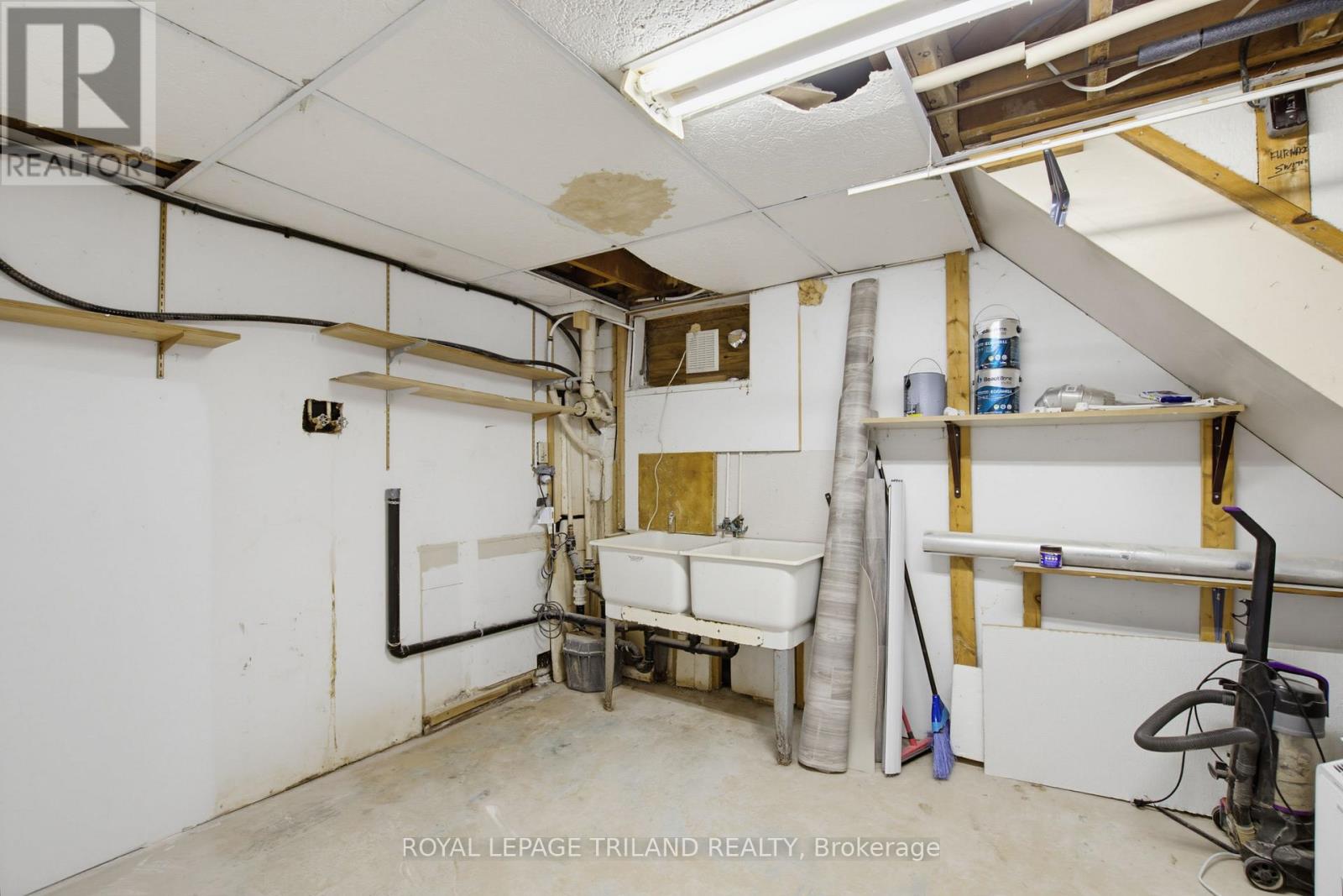 6267 SUNSET ROAD - 40