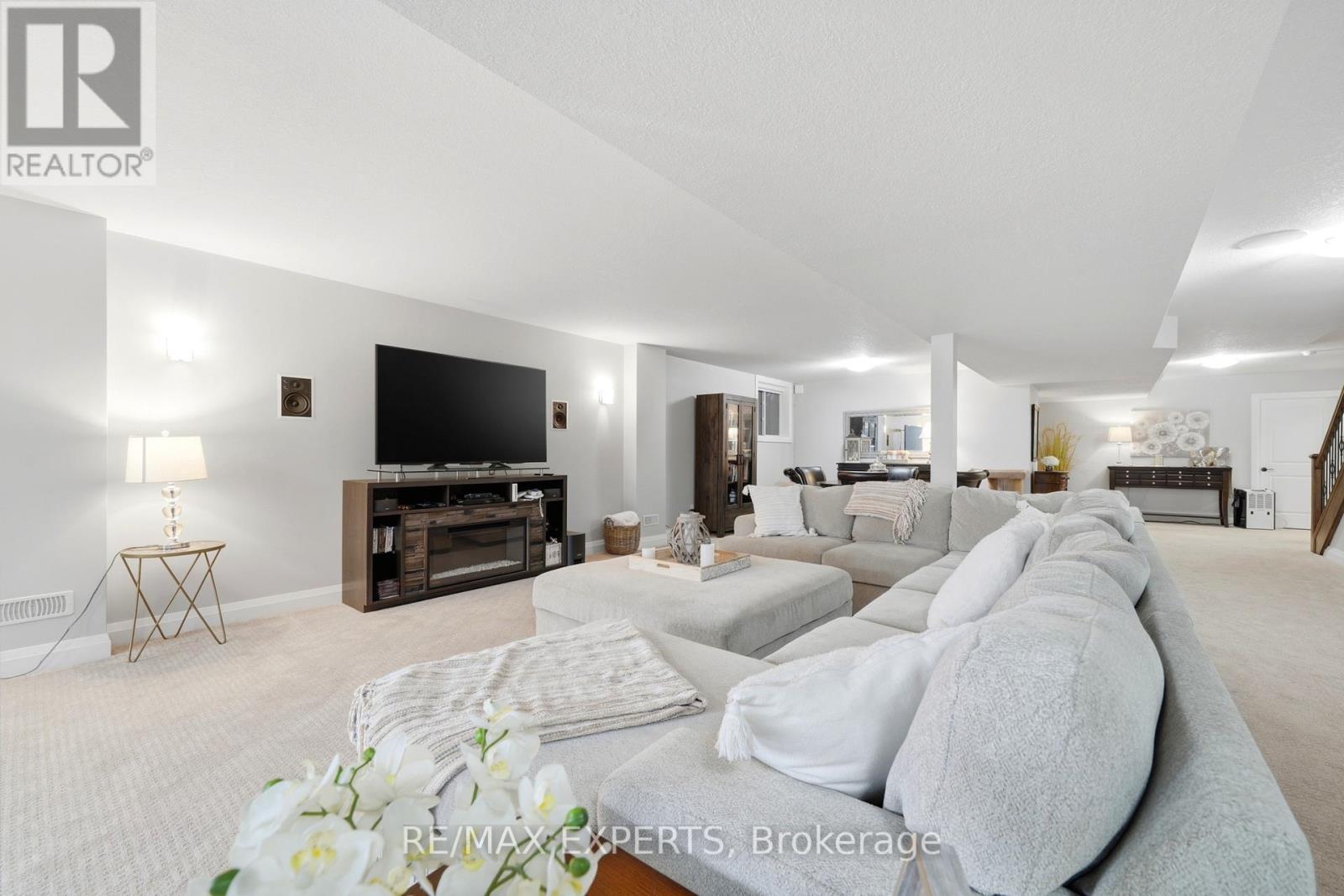 48 MARNI LANE - Image 32