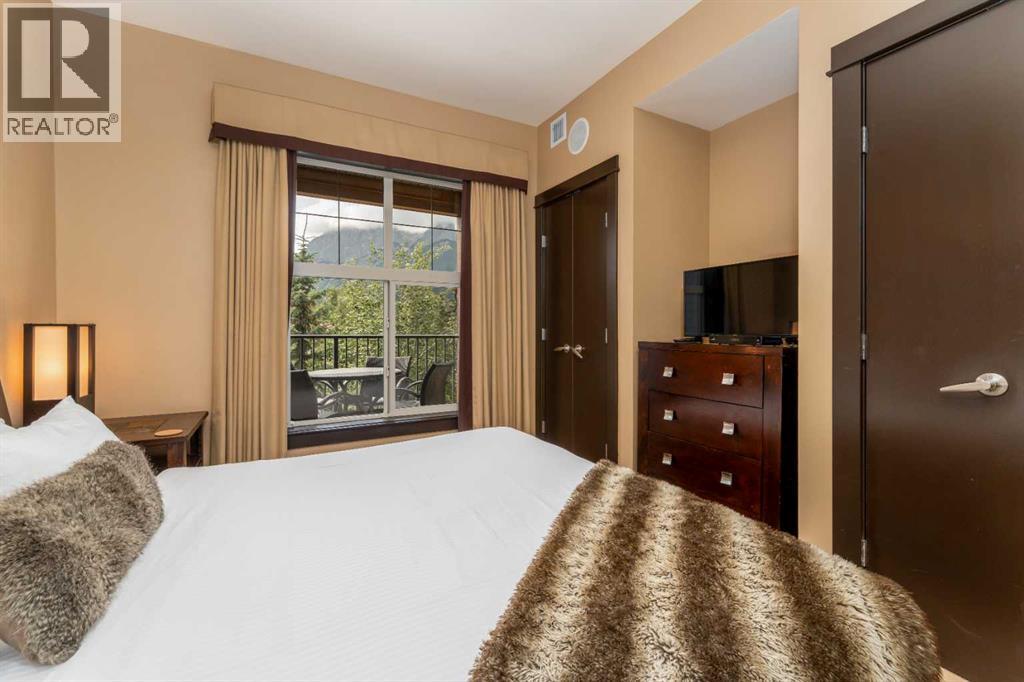 #211C 1818 Mountain Avenue - Image 14