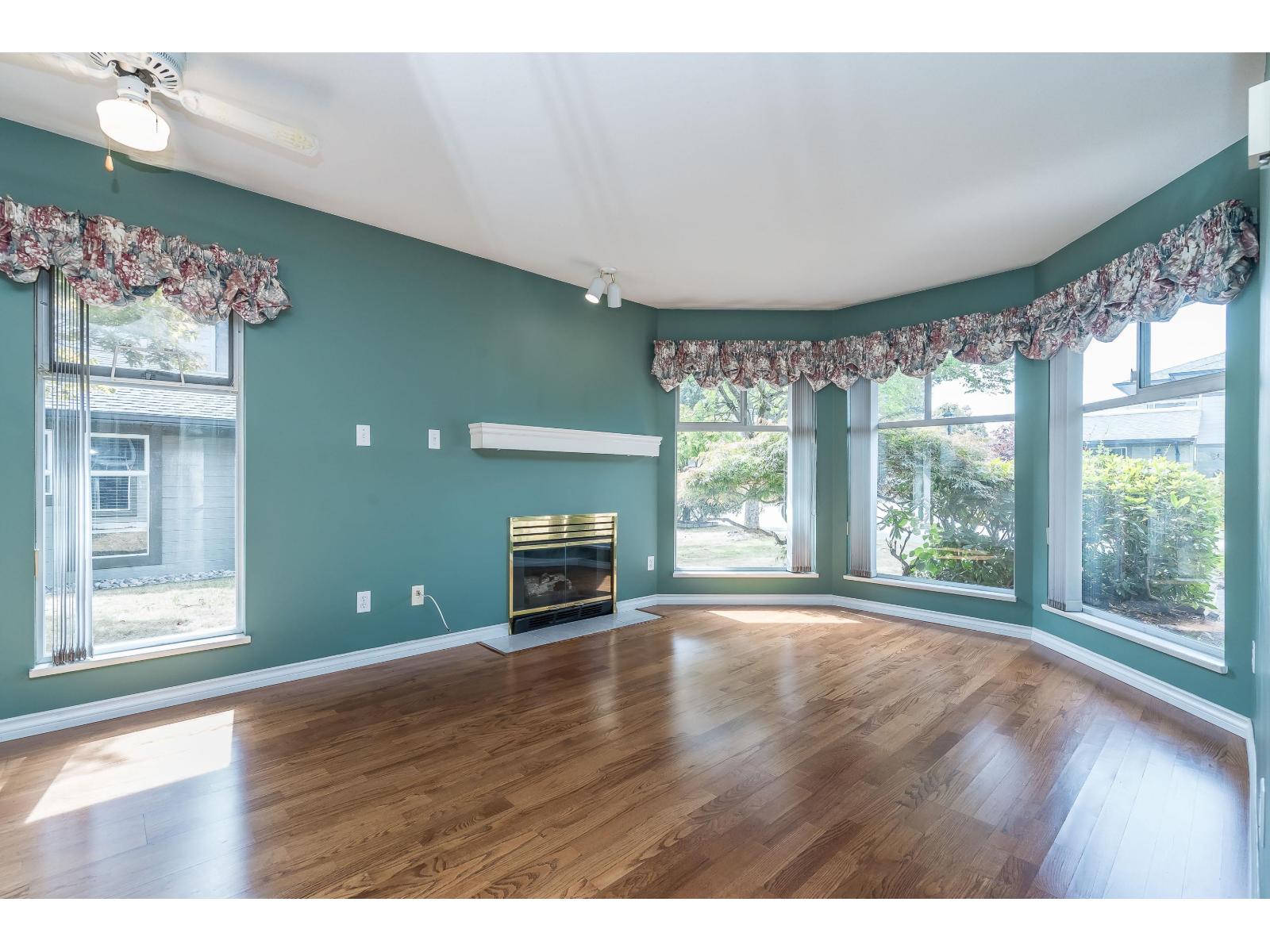 #165 16080 82 Avenue, Surrey, British Columbia, V4N0N6, Surrey, British Columbia — photo 3 of 5