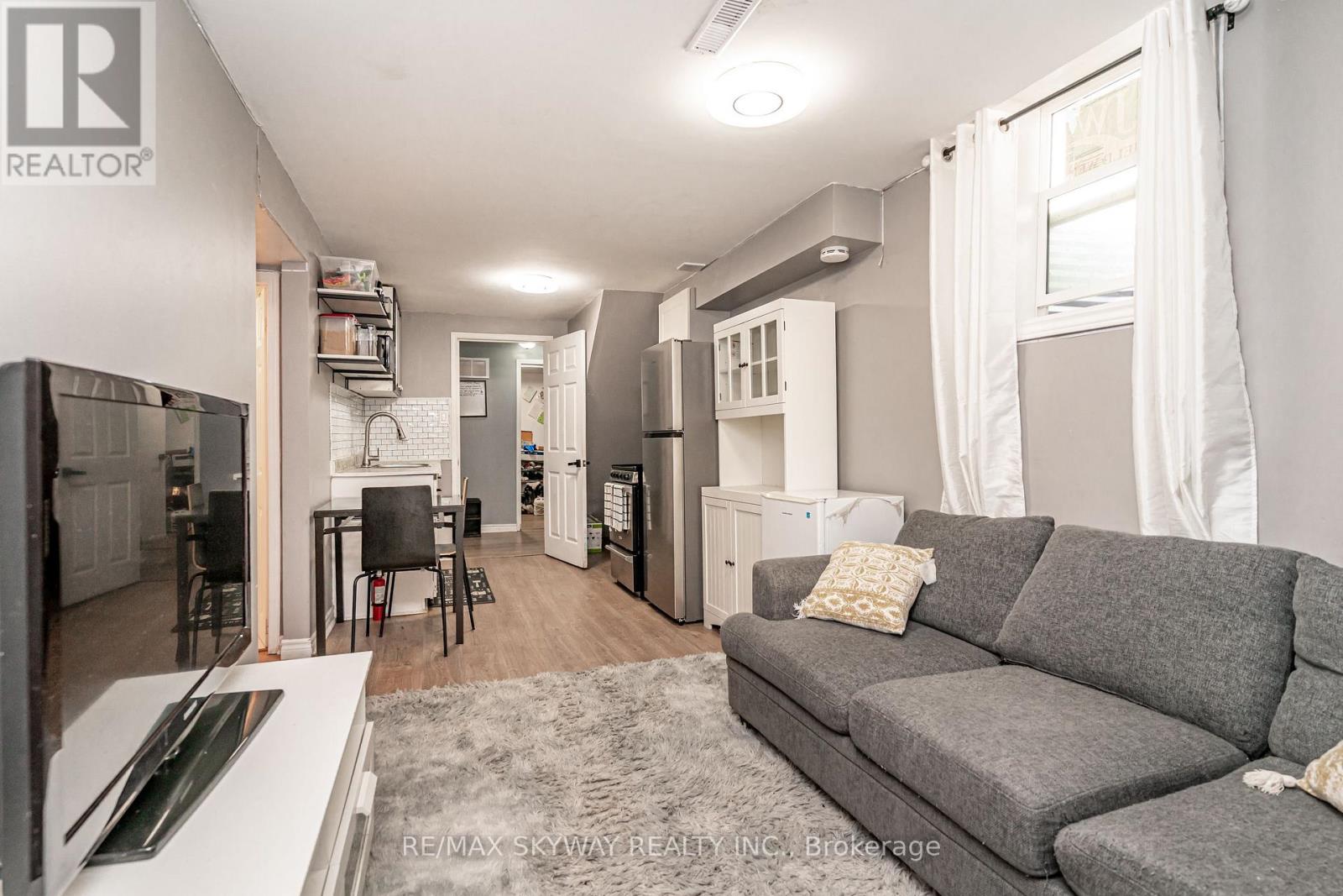 52 CHARTERS ROAD - 36