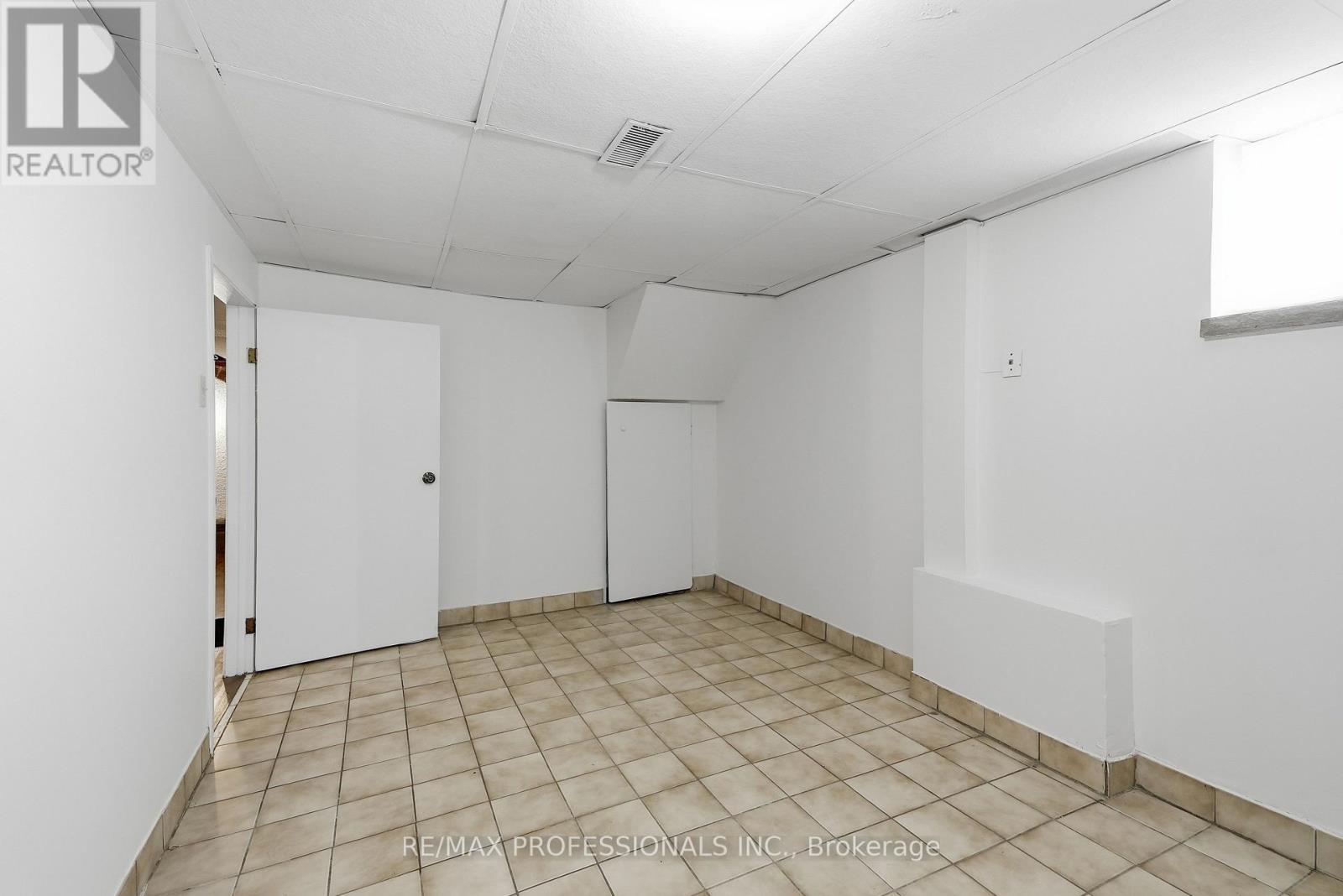 111 WESLEY STREET - 36