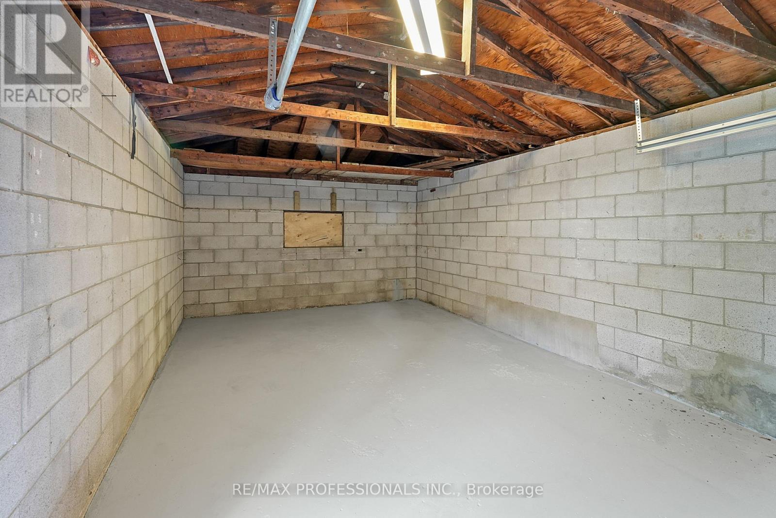 111 WESLEY STREET - 45