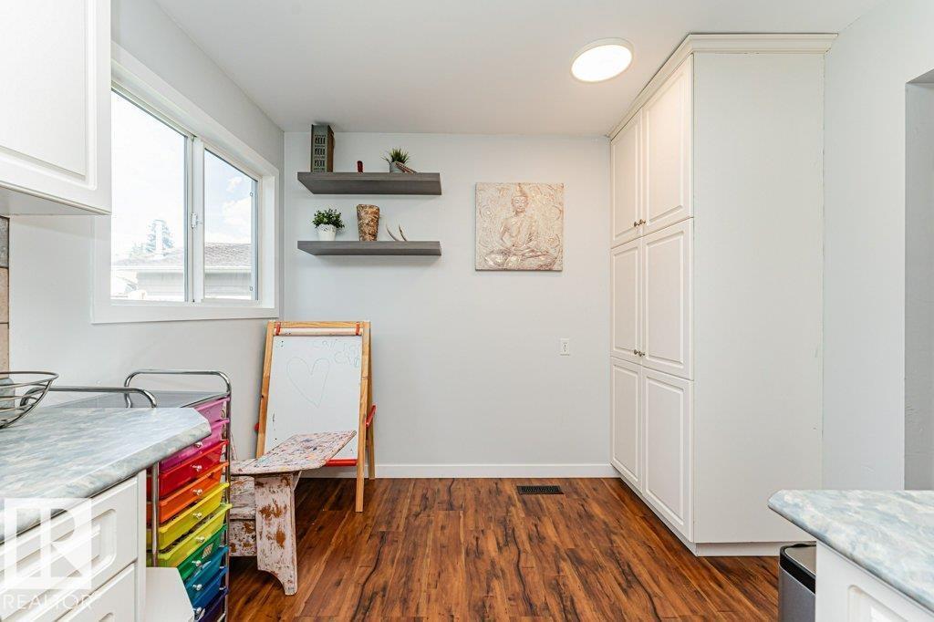 8522 98 AV - Image 18