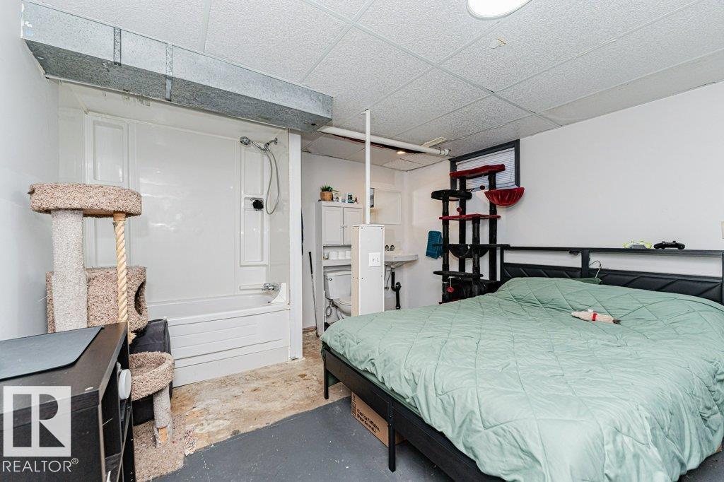 8522 98 AV - Image 36