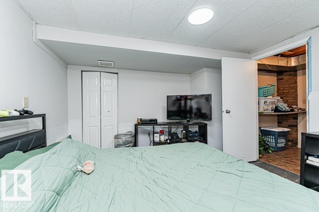 8522 98 AV - Image 38