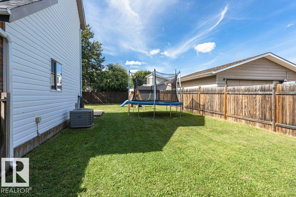 8522 98 AV - Image 42