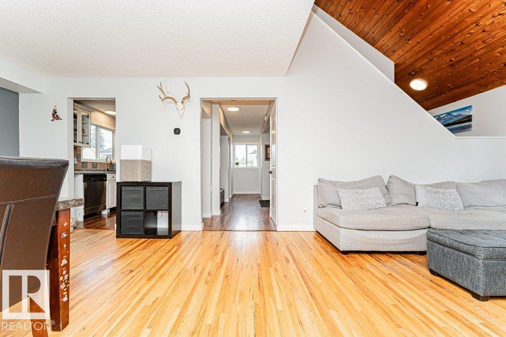 8522 98 AV - Image 6