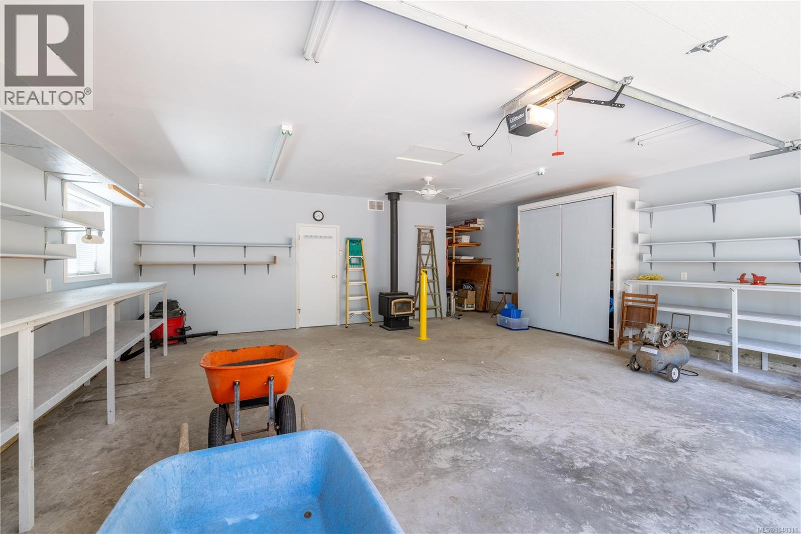 381 Fourneau Way, Parksville