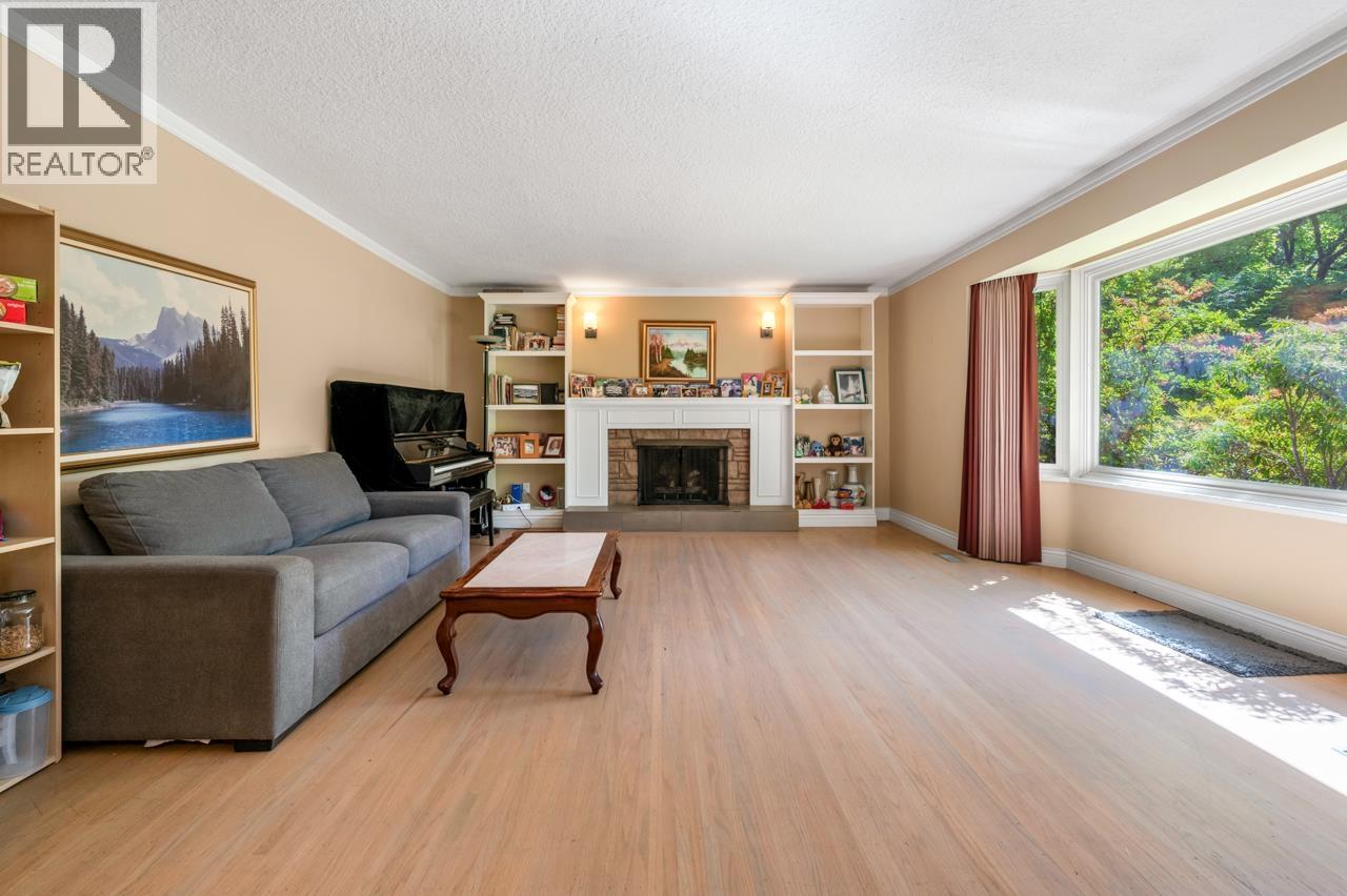 1545 W 49TH AVENUE, Vancouver — photo 2