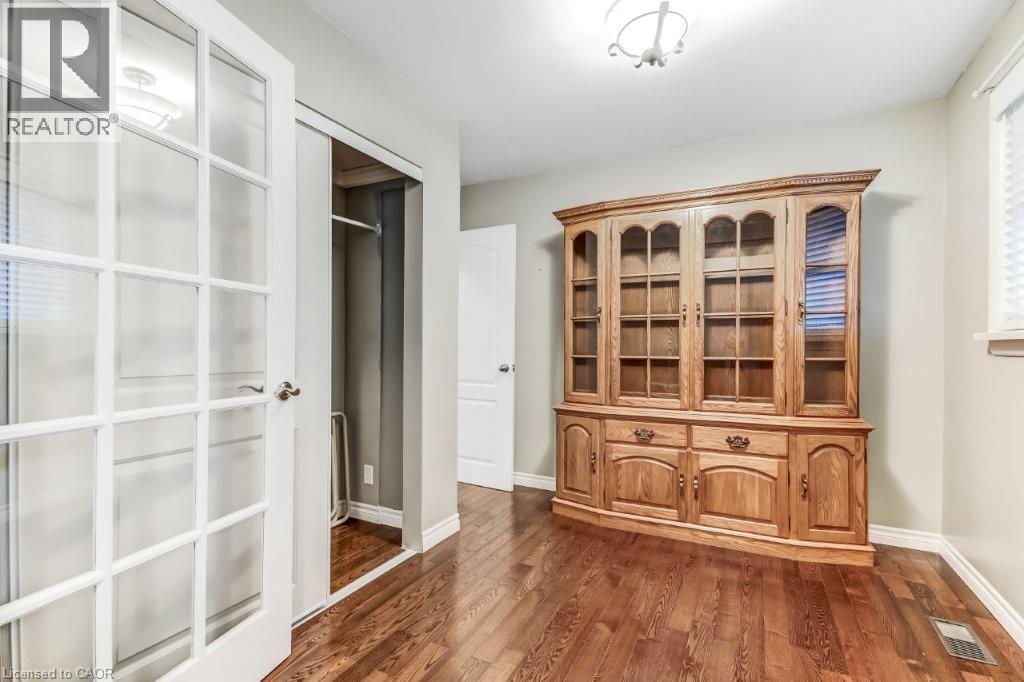 74 SCRIMGER Avenue, Cambridge, Ontario, N1R4W3, Cambridge, Ontario — photo 4 of 5