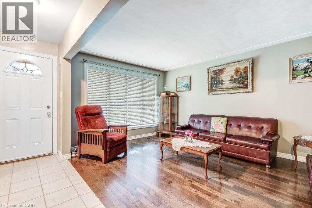 74 SCRIMGER Avenue, Cambridge, Ontario, N1R4W3, Cambridge, Ontario — photo 3 of 5