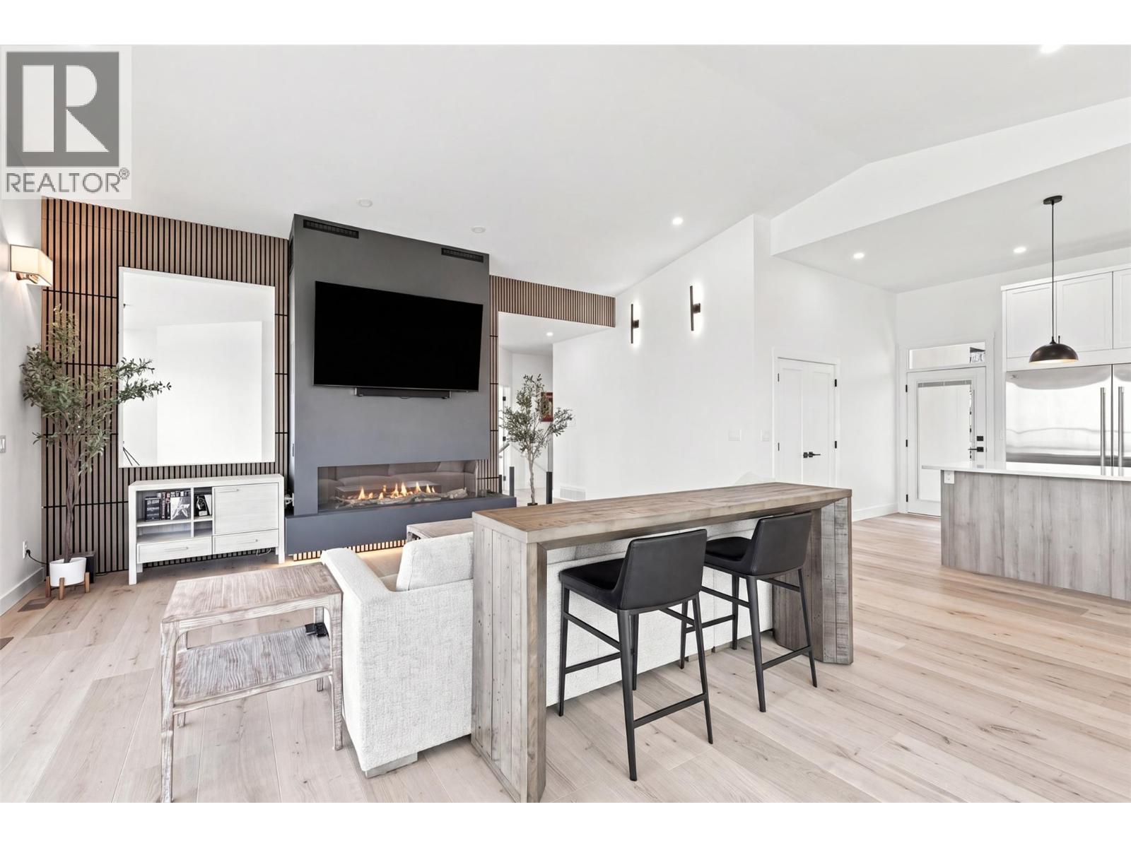 145 RUE CHEVAL NOIR Street - 13