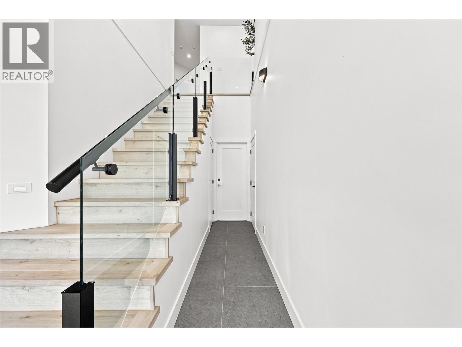 145 RUE CHEVAL NOIR Street - 52