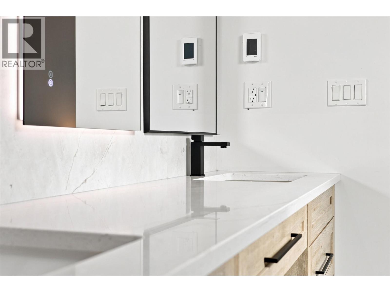 145 RUE CHEVAL NOIR Street - 39