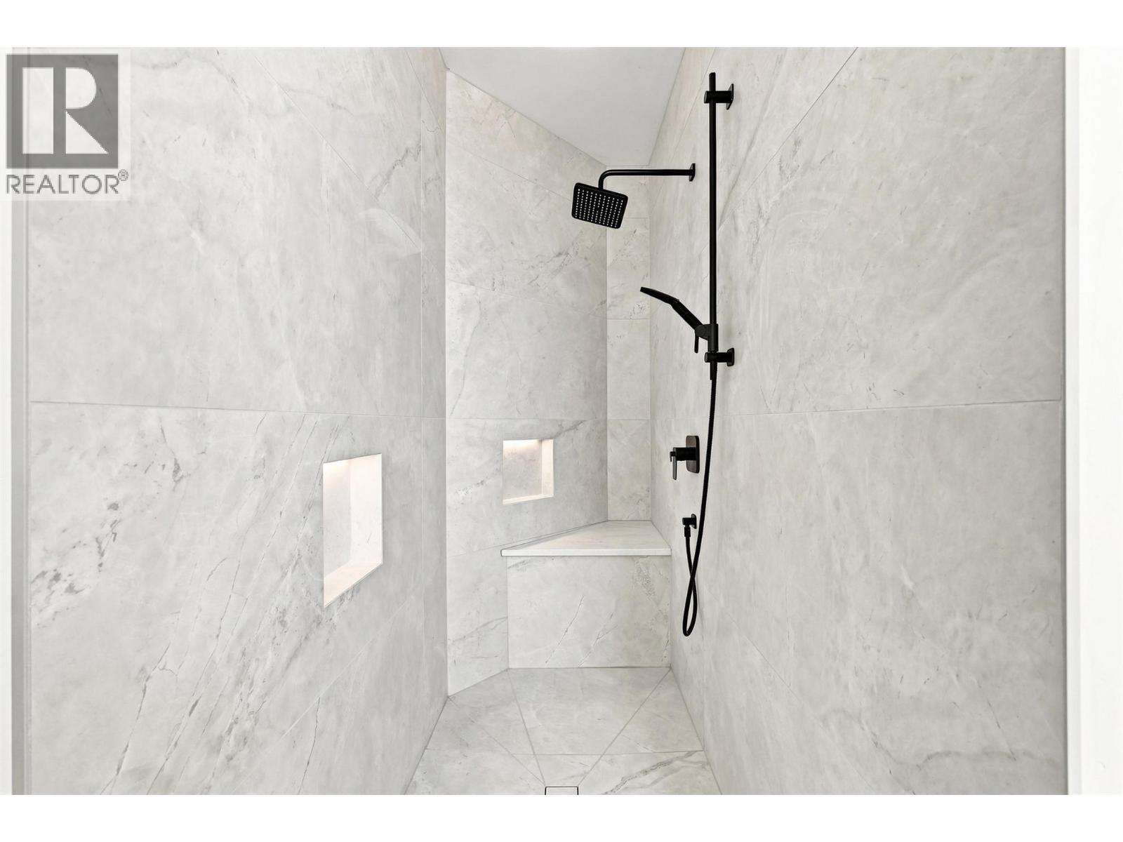 145 RUE CHEVAL NOIR Street - 40