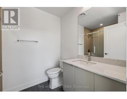 Bathroom - 203 - 3075 Riverside Drive, Ottawa, ON K1V2T5 Photo 8
