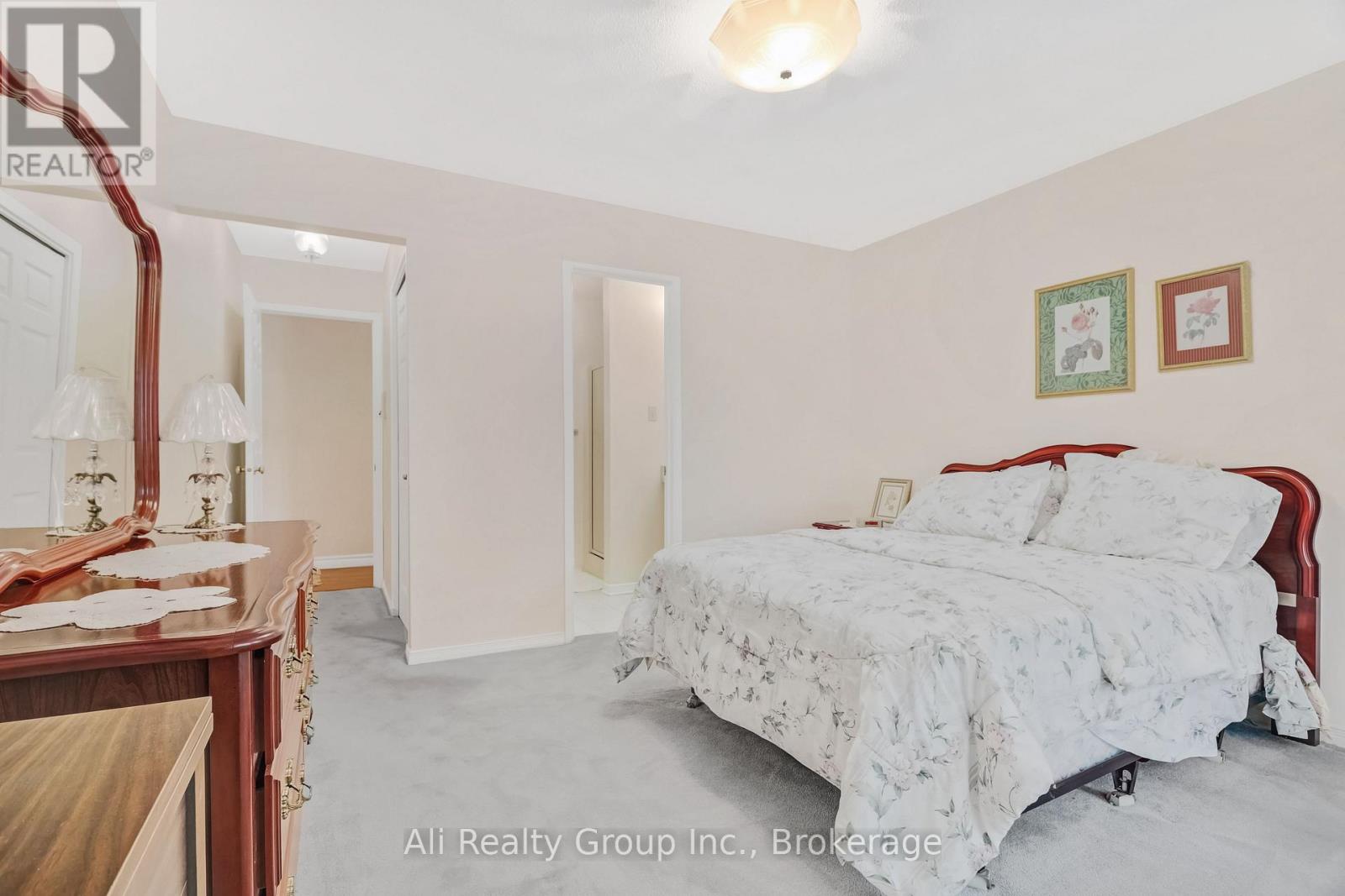 4 ROYAL COUNTY DOWNS - Image 23