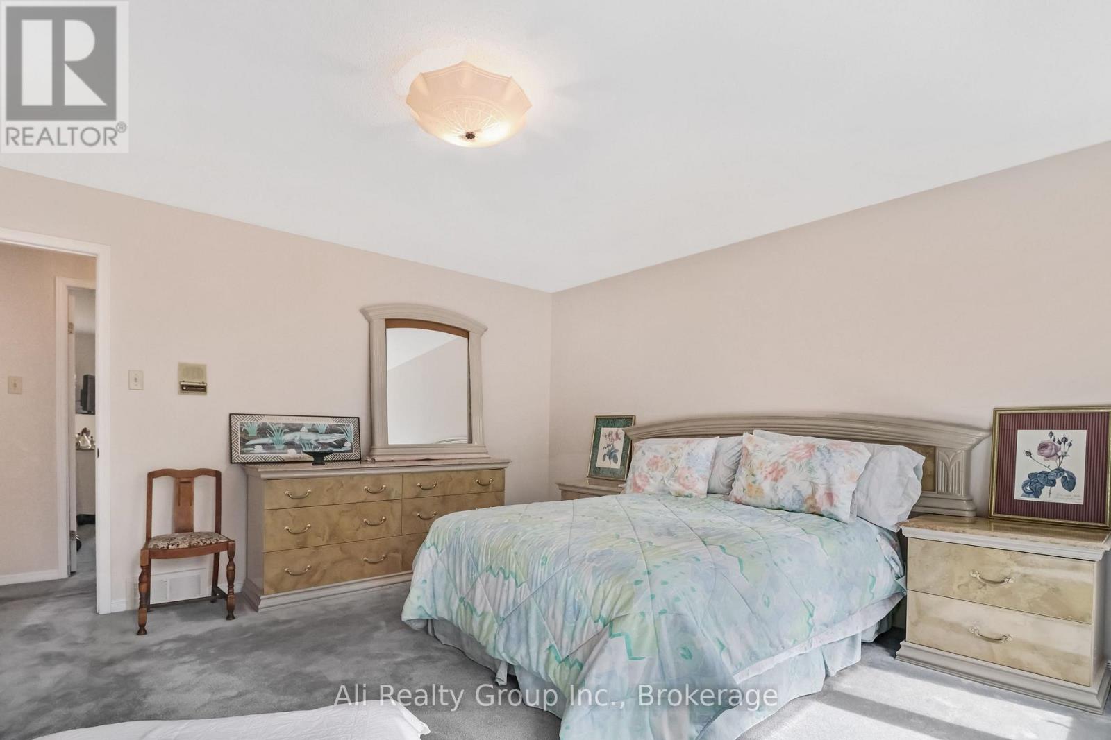 4 ROYAL COUNTY DOWNS - Image 39