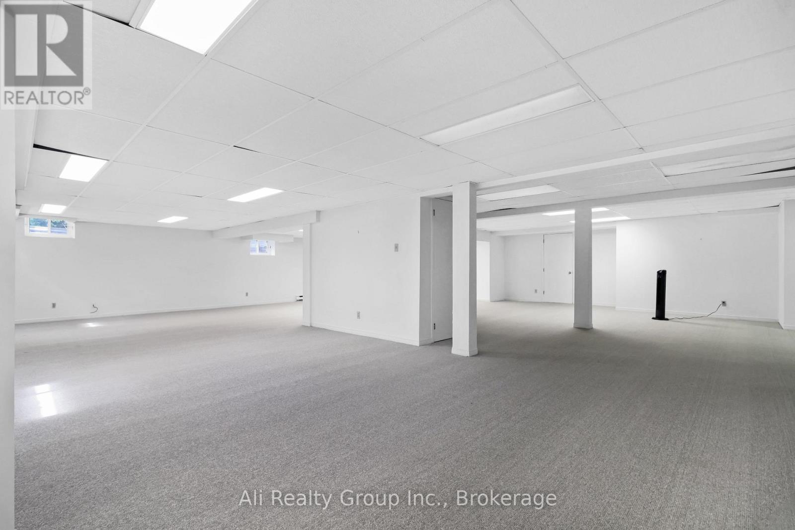 4 ROYAL COUNTY DOWNS - Image 43