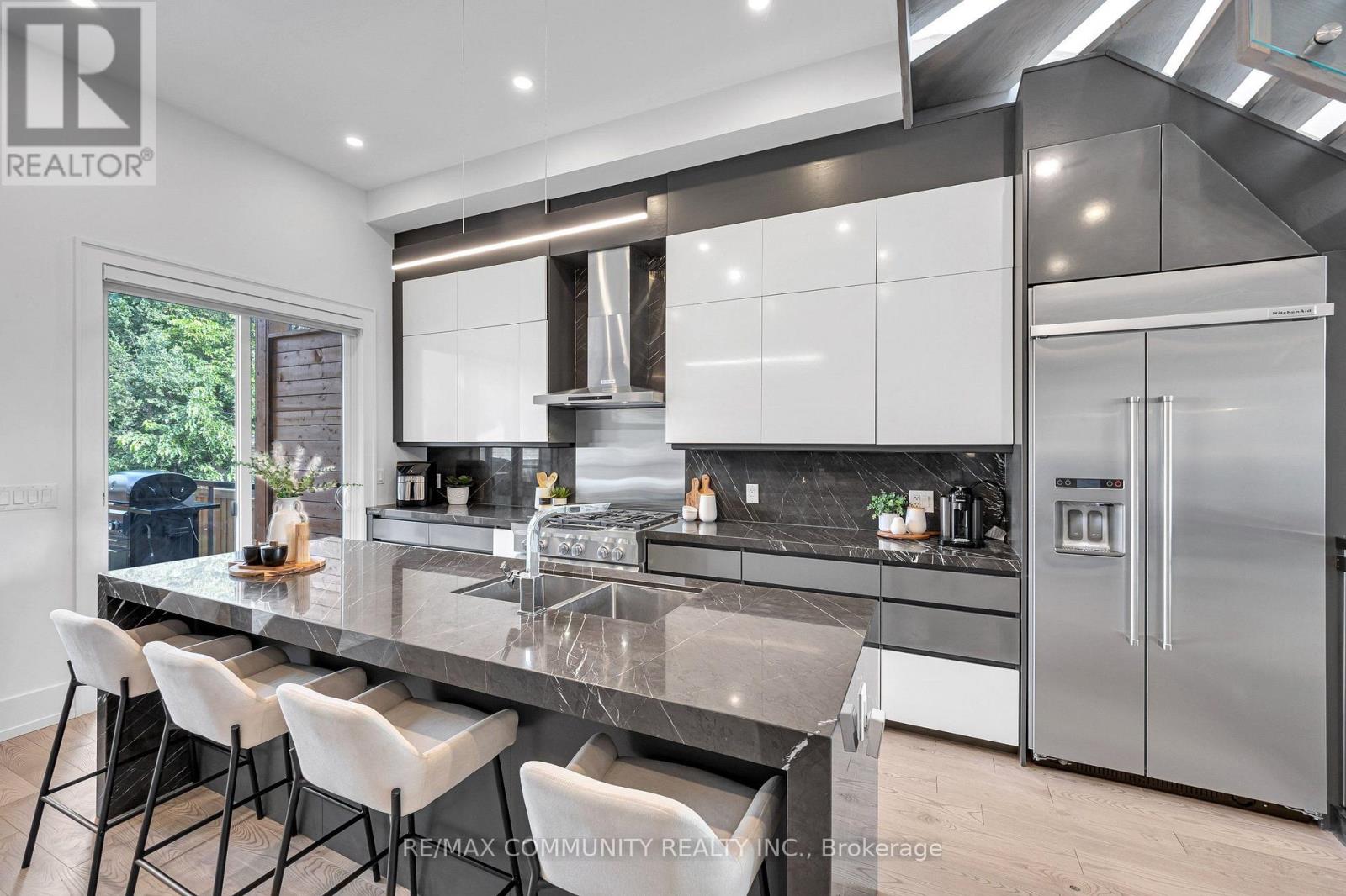 7 DERWYN ROAD - 10